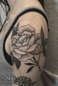 Shoulder traditional floral tattoo pattern