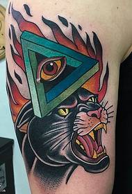 Na ramenu trokut oko očiju crni panter tetovaža uzorak