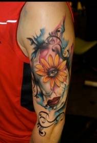 Μεγάλο χέρι βραχίονα γυναικών πορτρέτο μοτίβο τατουάζ λουλουδιών