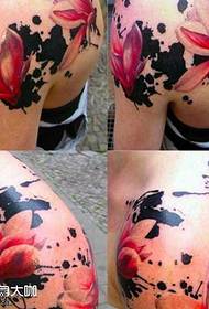 Shoulder color flower tattoo pattern