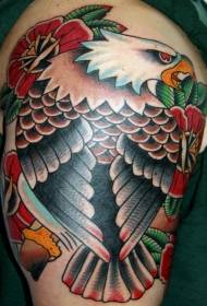 Brazo grande old school color clásico águila con patrón de tatuaje de flores