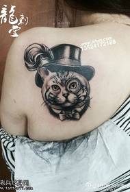 Shoulder gentleman's cat tattoo pattern