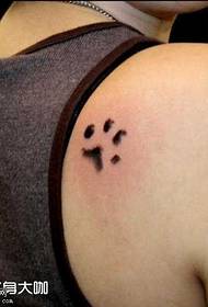 Na ramenu medved tiskan uzorak tetovaža