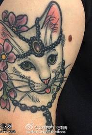 Patrón clásico de tatuaje de gatito cereza