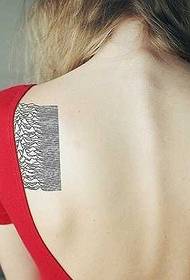 Schouder barcode tattoo patroon
