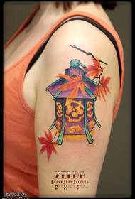 Shoulder retro wind lantern tattoo pattern