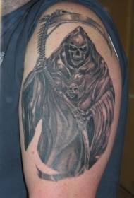 Naoružani zastrašujući uzorak tetovaže smrti