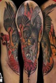 Стариот училишен мистериозен демонски врана и човечка тетоважа шема