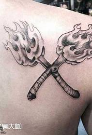 Modello di tatuaggio incendiario spalla