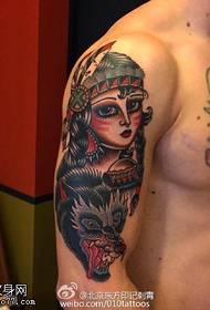 Rameno kmeň krásy vlčí tetovanie vzor