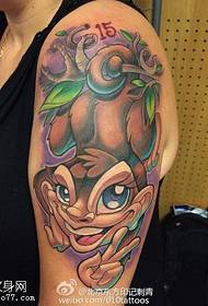 Model de tatuaj maimuță colorat cu umăr