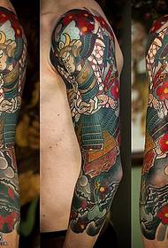 Modèle de tatouage d'épaule classique guerrier