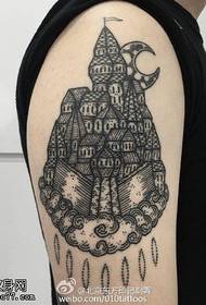 Patrón de tatuaxe do castelo de ombreiro