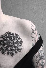 肩部一珠圆形植物纹身图案