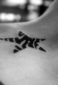 Shoulder black and white big stars unique tattoo pattern