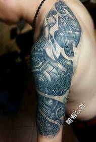 Patrón de tatuaje mecánico de hombro