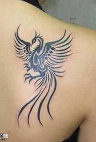 Модел на татуировка на рамото феникс