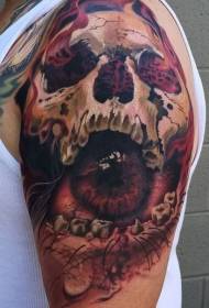 Calavera escalofriante de brazo grande con patrón de tatuaje en el ojo