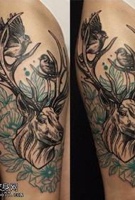 Model de tatuaj de flori de furnic de umeri