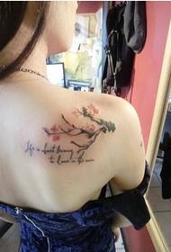 Beautiful beautiful woman shoulder beautiful beautiful plum English tattoo picture
