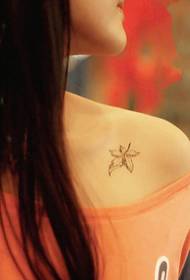 Shoulder small fresh leaves tattoo picture