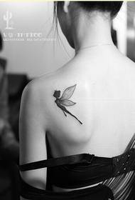 Sieviešu pleciem skaistas elfu tetovējuma modeļa bildes