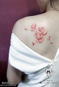 Ροζ μοτίβο τατουάζ ροδάκινου ώμου