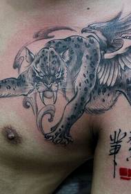 Pojke skuldra dominerande hård flygande leopard tatuering bild
