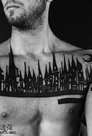 Arhitektonski uzorak tetovaža na ramenu