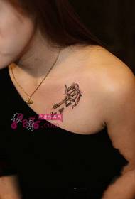 Beauty Rameno Kľúč Módne Tetovanie Obrázok