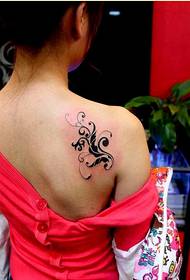 Fashion beauty shoulders nice totem tattoo pattern pictures