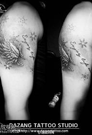 Pečių gražus sparnų tatuiruotės modelis