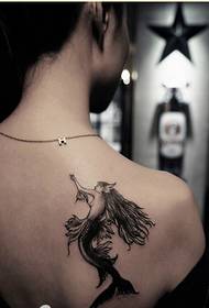 Personalitat moda espatlla femenina bella imatge de tatuatge de sirena