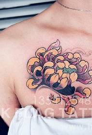 Realistic and beautiful chrysanthemum tattoo pattern