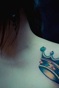 Pachnący obraz tatuażu na ramieniu