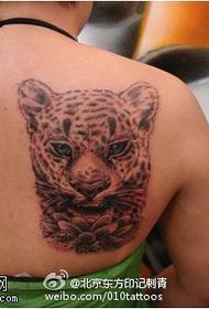 Bela lotuso leopardo kapo tatuaje ŝablono