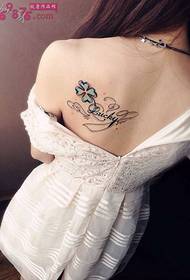 Gambar tato mode Inggris empat daun semanggi yang indah
