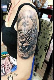 Ferocious tiger head tattoo pattern
