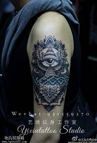 Patrón de tatuaje de ojo de ángel realista y realista