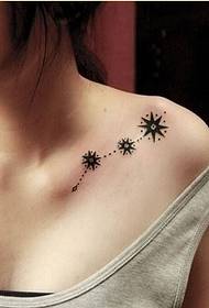Asmenybės moterų pečiai gražiai atrodančios žvaigždės tatuiruočių modelio nuotraukos