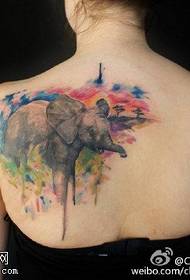 잉크 컬러 코끼리 문신 패턴