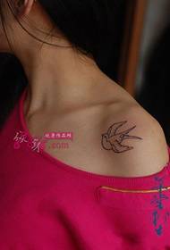 Beauty small fragrance shoulder simple swallow tattoo picture
