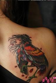 Imagen de tatuaje de pájaro de avatar de belleza alternativa de hombro perfumado
