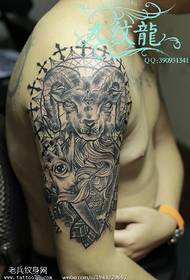 Klasičan atmosferski uzorak tetovaže koza