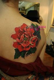 Cadro de tatuaxe de ombreiro de peonia vermella chinesa