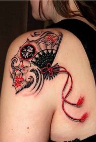 Stylish female shoulder nice looking fan tattoo pattern picture