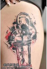 Iphethini ye-Ink classical horaglass tattoo