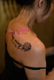 Beauty shoulders English lollipop tattoo pictures