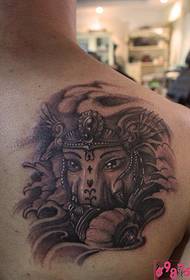 Imagen del hombro, imagen del tatuaje de Dios