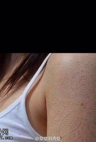 Shoulder fluorescent vanilla tattoo pattern